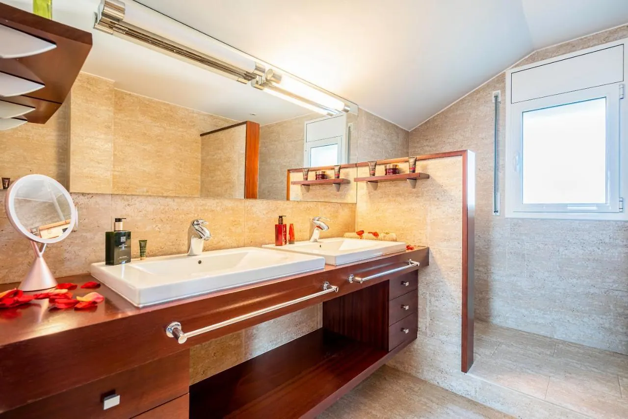 Casa Familiar Con Piscina Villa Llica d'Amunt